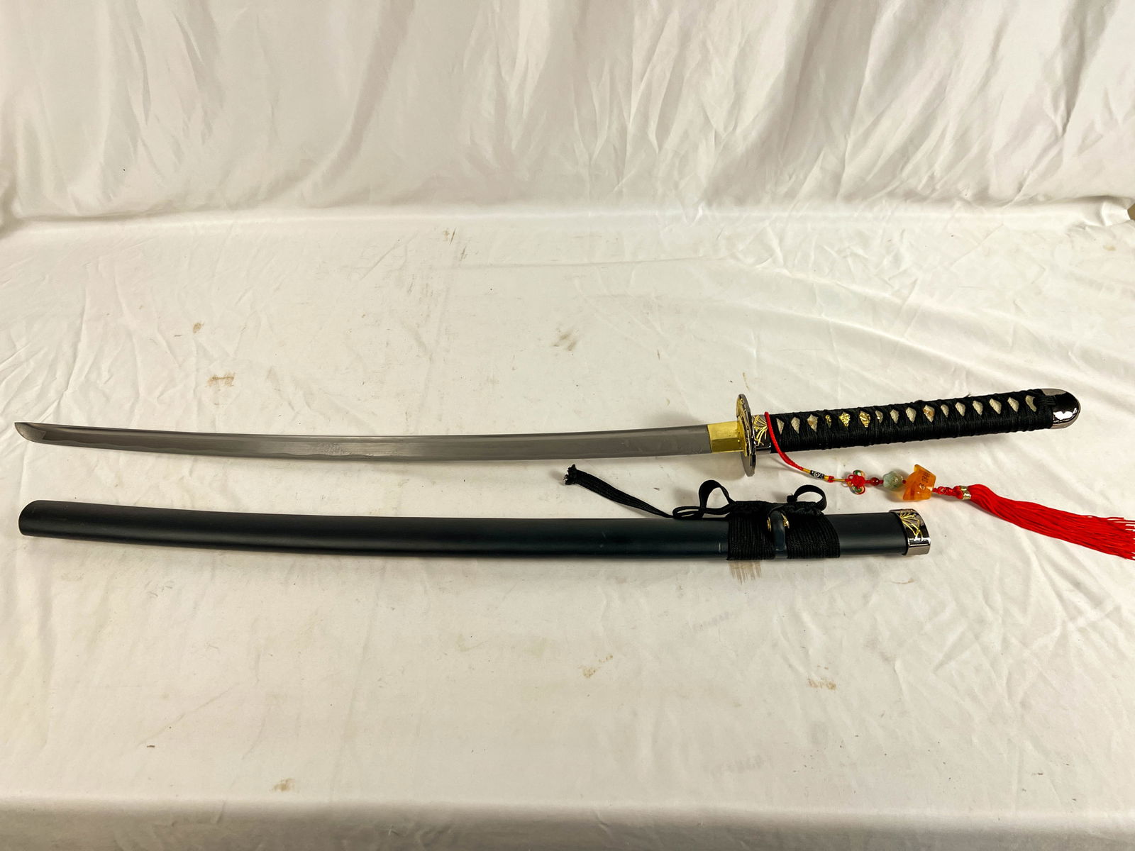 Quality Contemporary Samurai Sword in Excellent Condition (1 of 6)