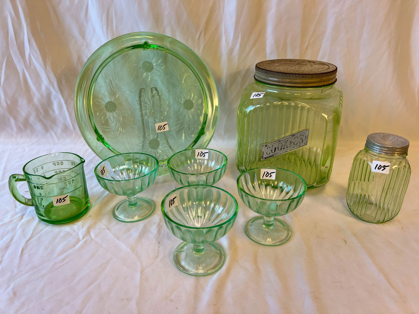 Uranium Depression Era Glassware - 8 Pieces (1 of 9)