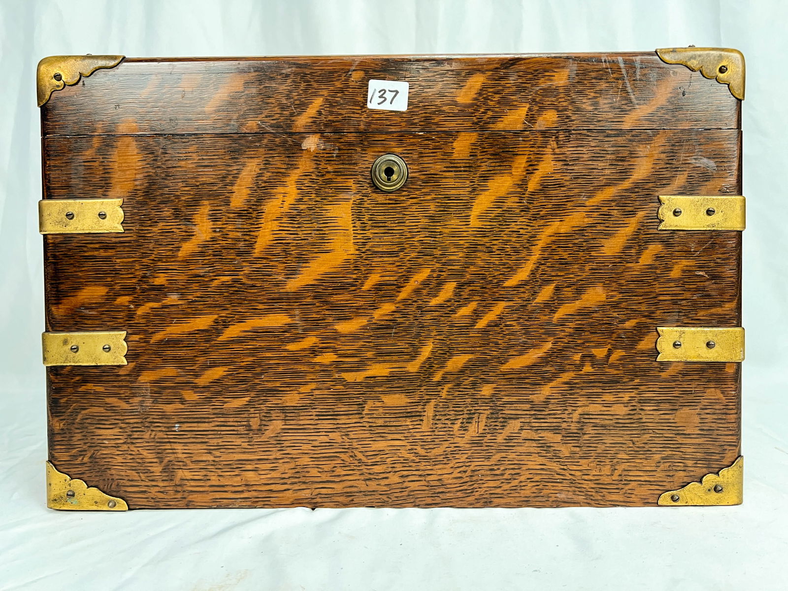 Antique Tiger Oak Large Humidor (1 of 8)