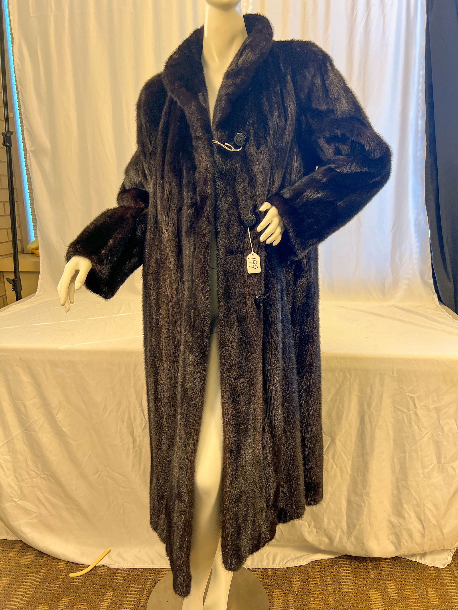 Stunning Full Length Black Mink Coat in Excellent Condition (1 of 5)