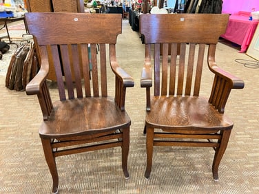 Pair of Late Victorian Early 1900s Arts & Crafts Mission Oak Armed Office Chairs
