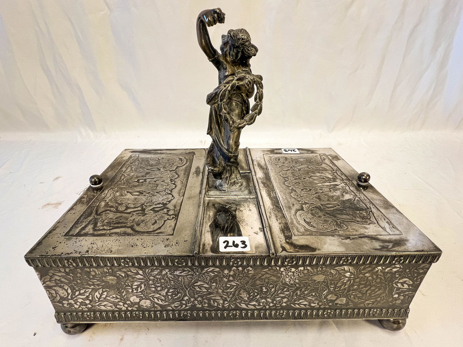 Victorian Silverplate Humidor by Pairpoint (1 of 9)