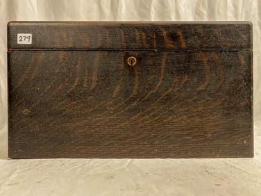 Tiger Oak Humidor with Handles