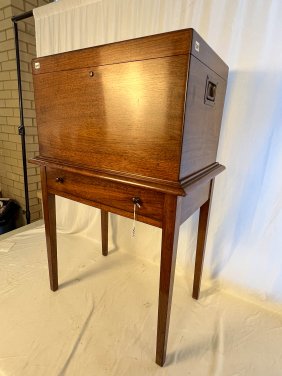 High Quality Large Mahogany Humidor on Single Drawer Stand