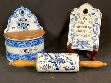 Lot of 3 Villeroy & BOCH Blue onion porcelain pieces