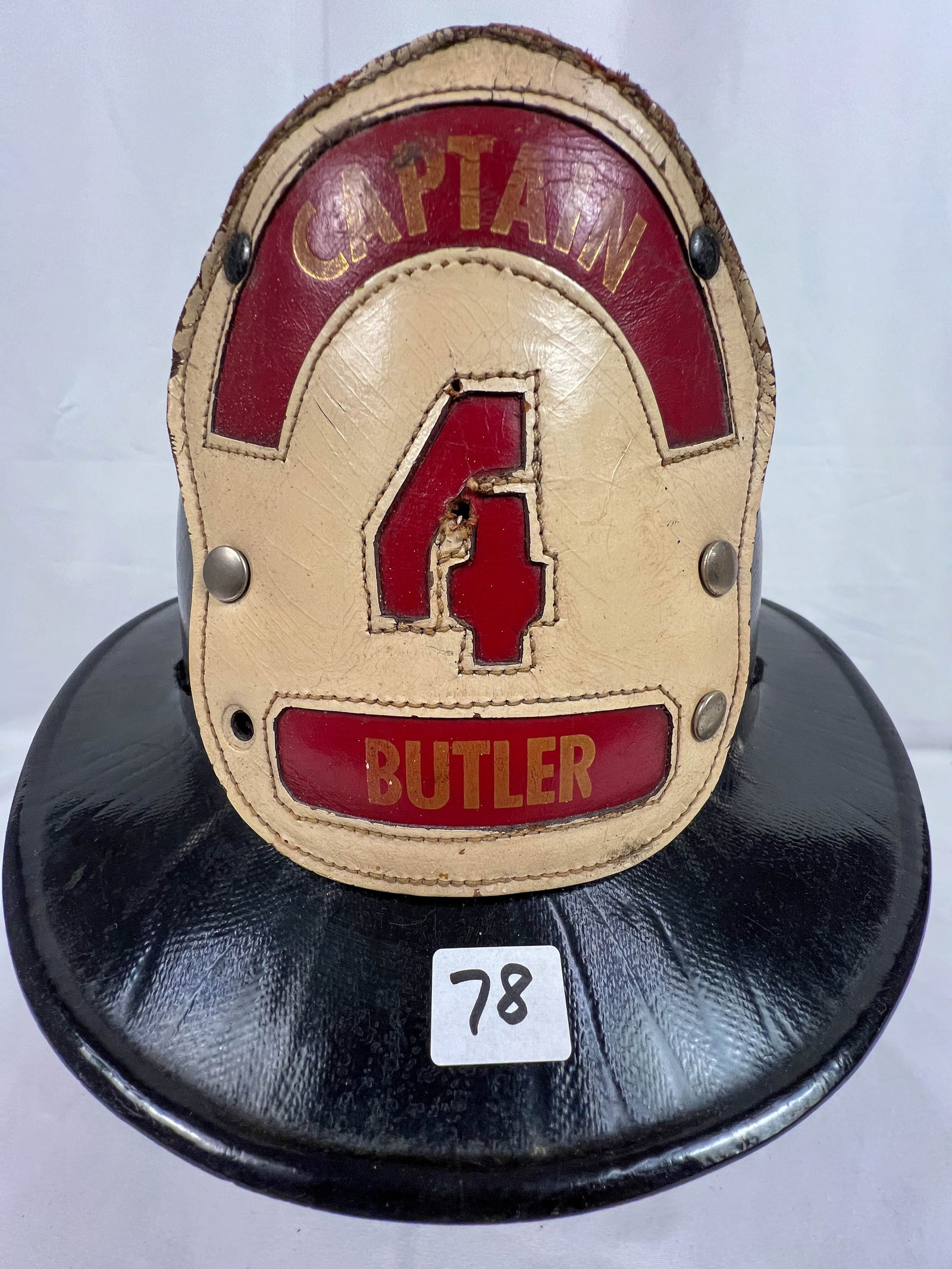 Black Molded Captains Fire Hat with Badge (1 of 4)