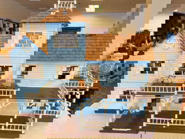 Large Vintage Victorian Doll House