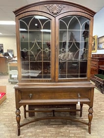 Mahogany China Cabinet/1 Drawer/Lattice Glass