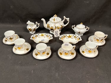 1840-1850s Childs Porcelain 17 Piece Tea Set with Gold Leaves