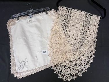 Bobbin Lace Runner and Napkins