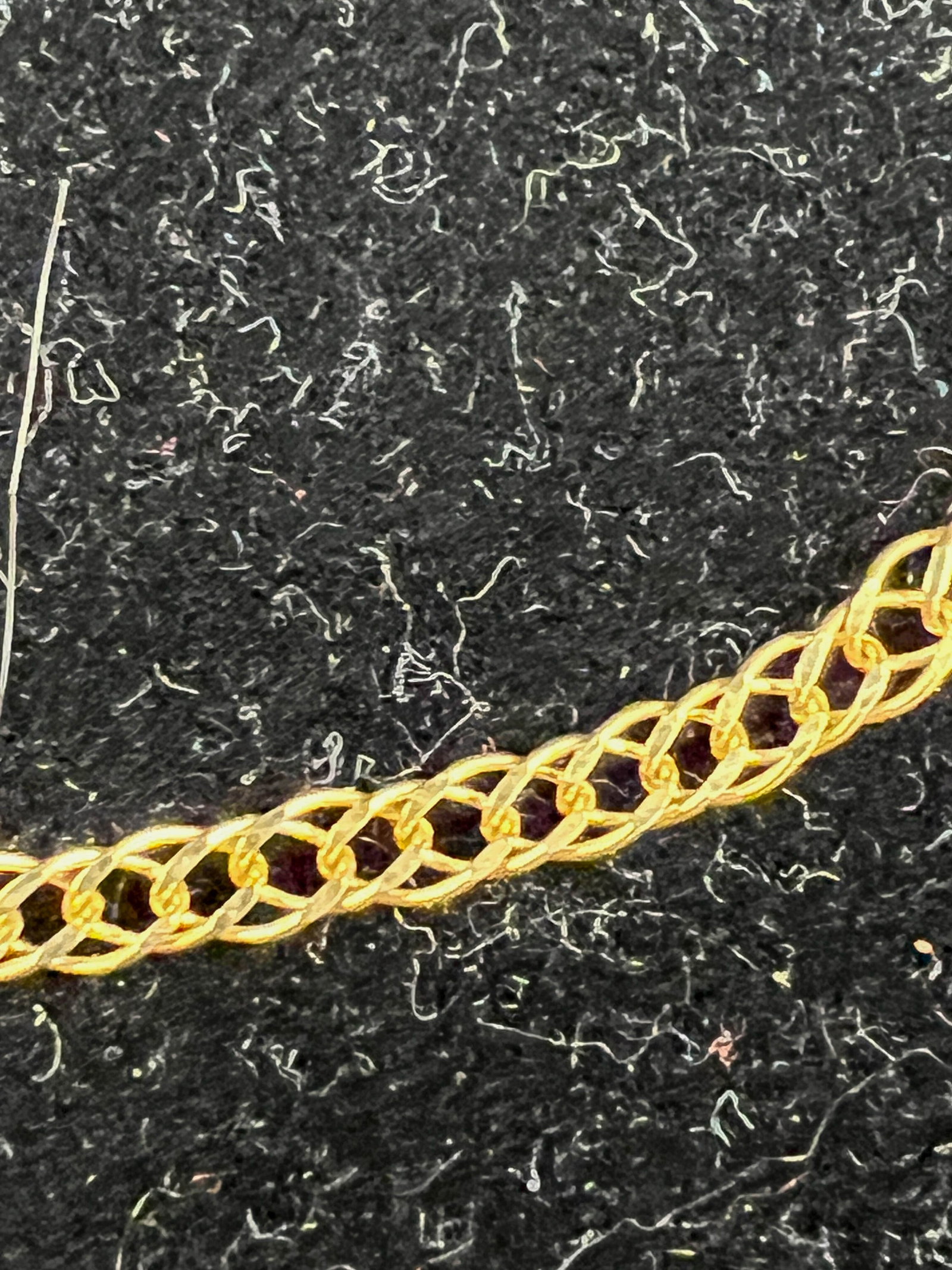 18K Gold Link Necklace.  3mm wide (1 of 3)