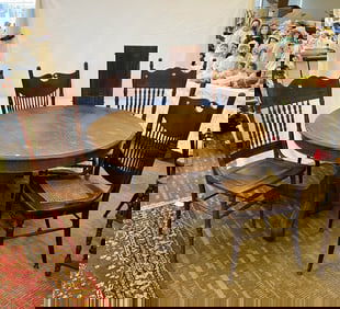 Round Oak Dining Room Table with 4 Chairs and 2 Leaves