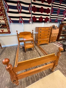 Willetts Cannon ball Bedroom Suite Colonial
