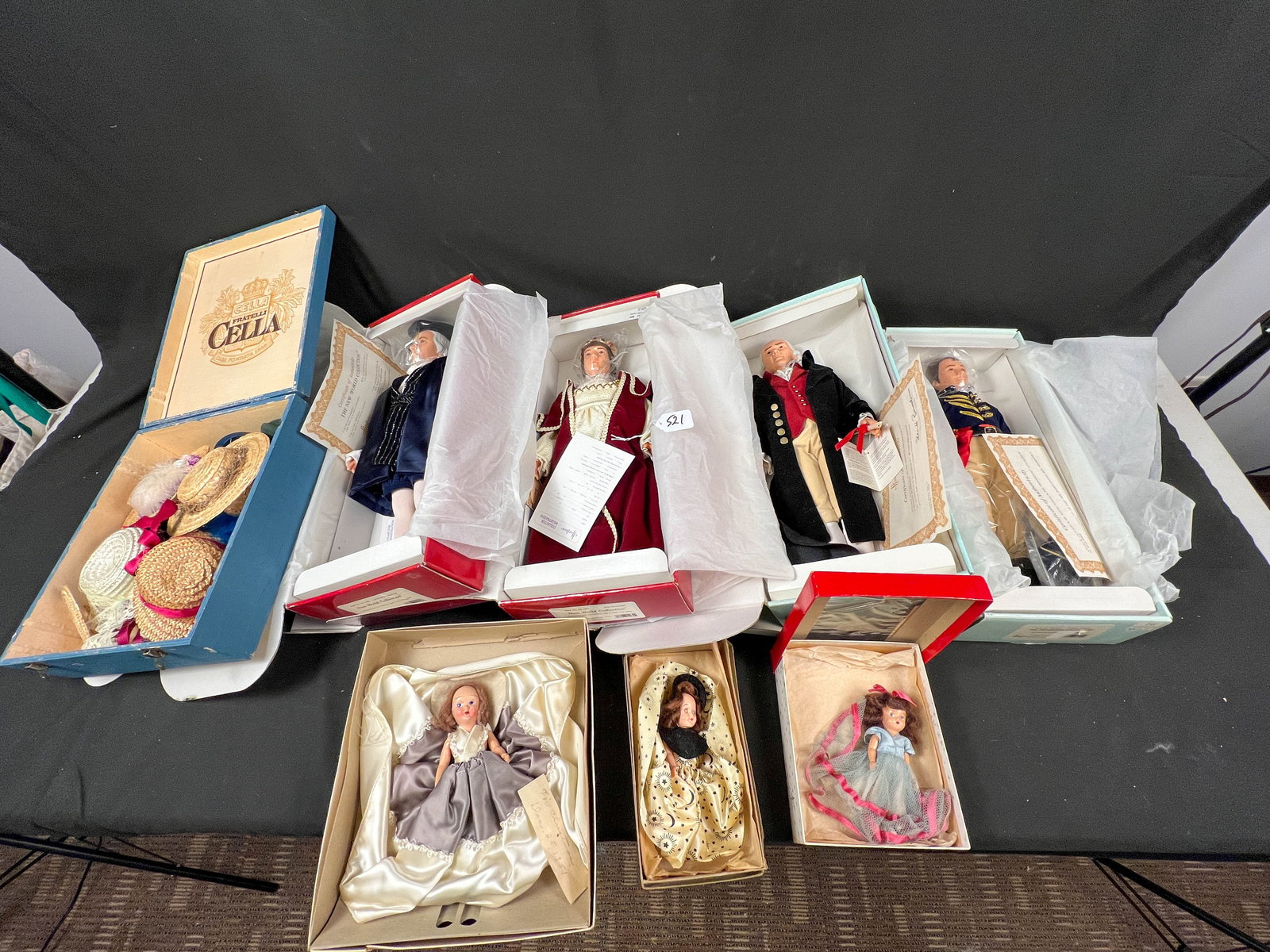Effanbee New World Dolls, Vintage Dolls and Hats (1 of 5)