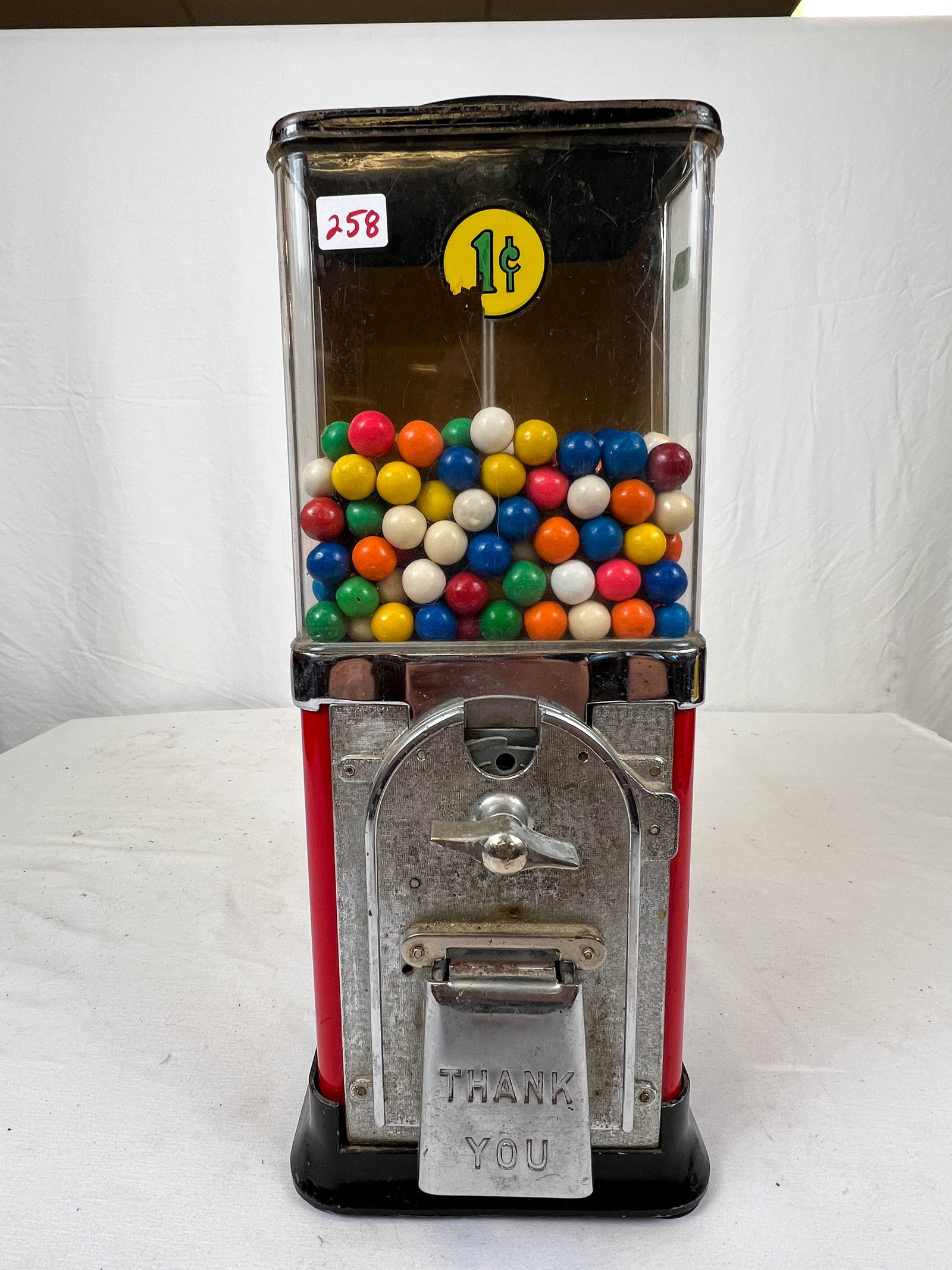 Vintage 1 cent Bubblegum Machine (1 of 5)