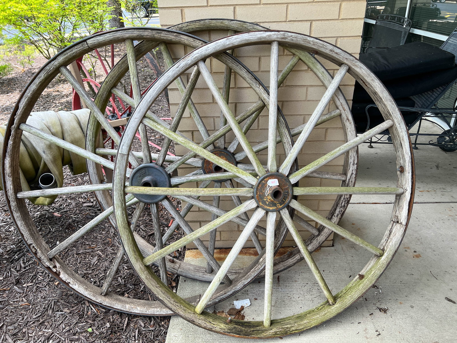 3 piece wagon wheels wood and metal (1 of 4)