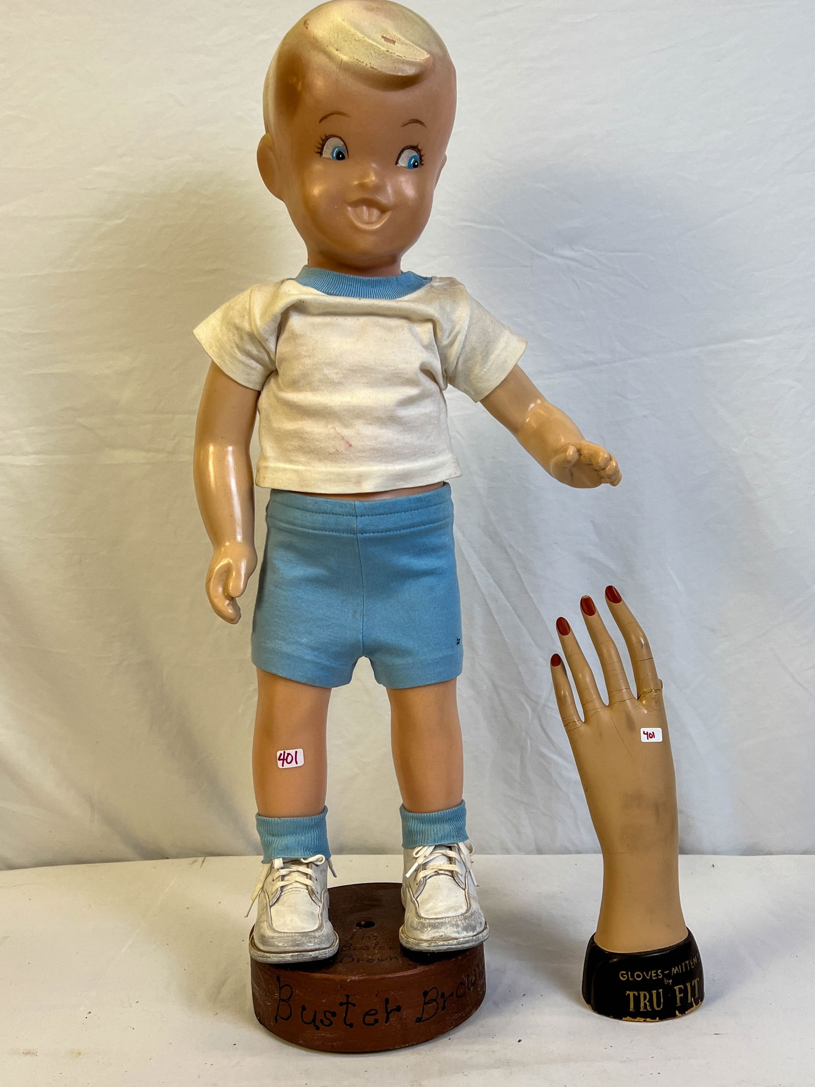 Buster Brown Store Display (1 of 4)