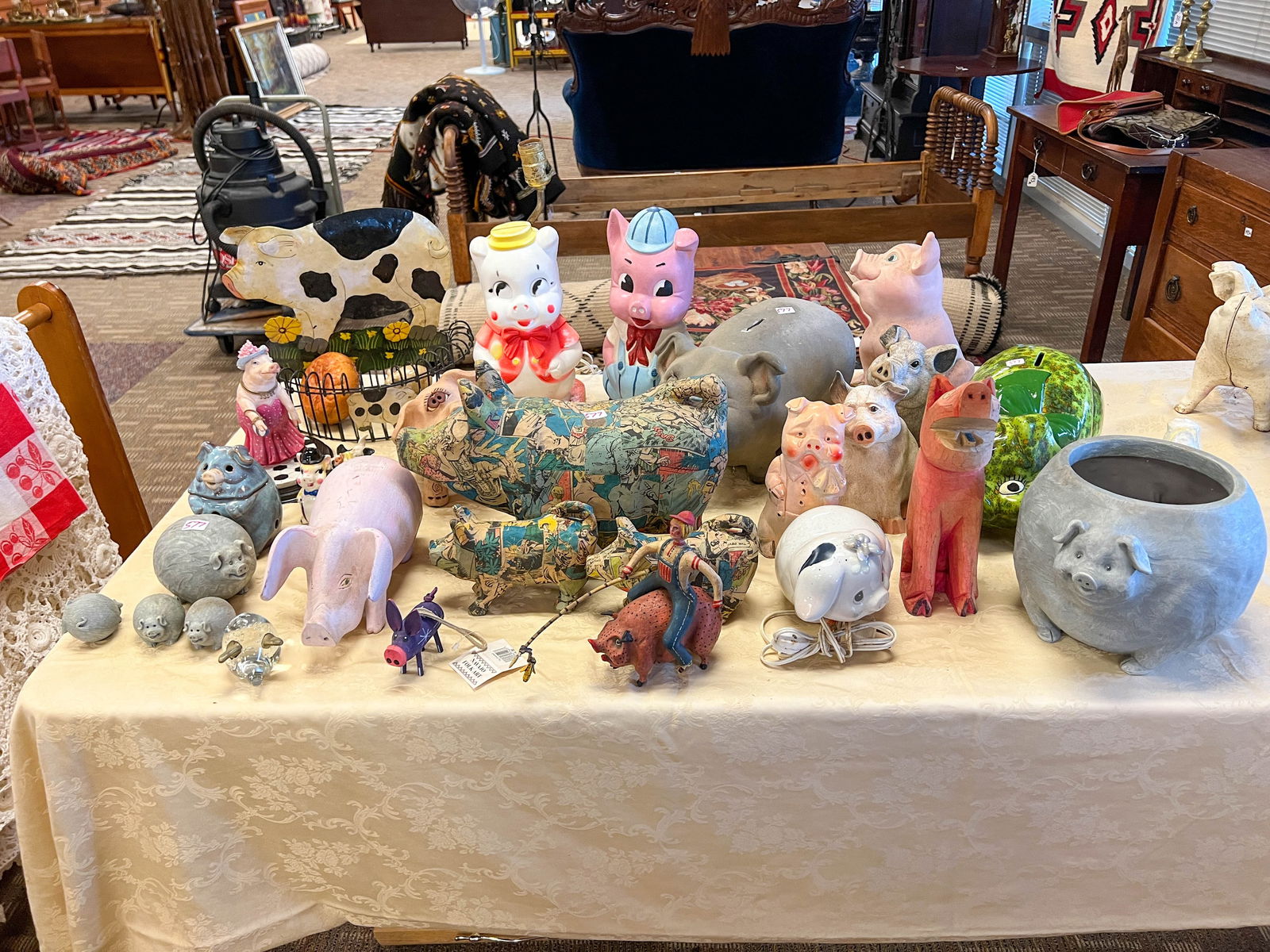 Mixed Lot of Decorative Pigs made of Plastic, Resin and Porcelain (1 of 3)