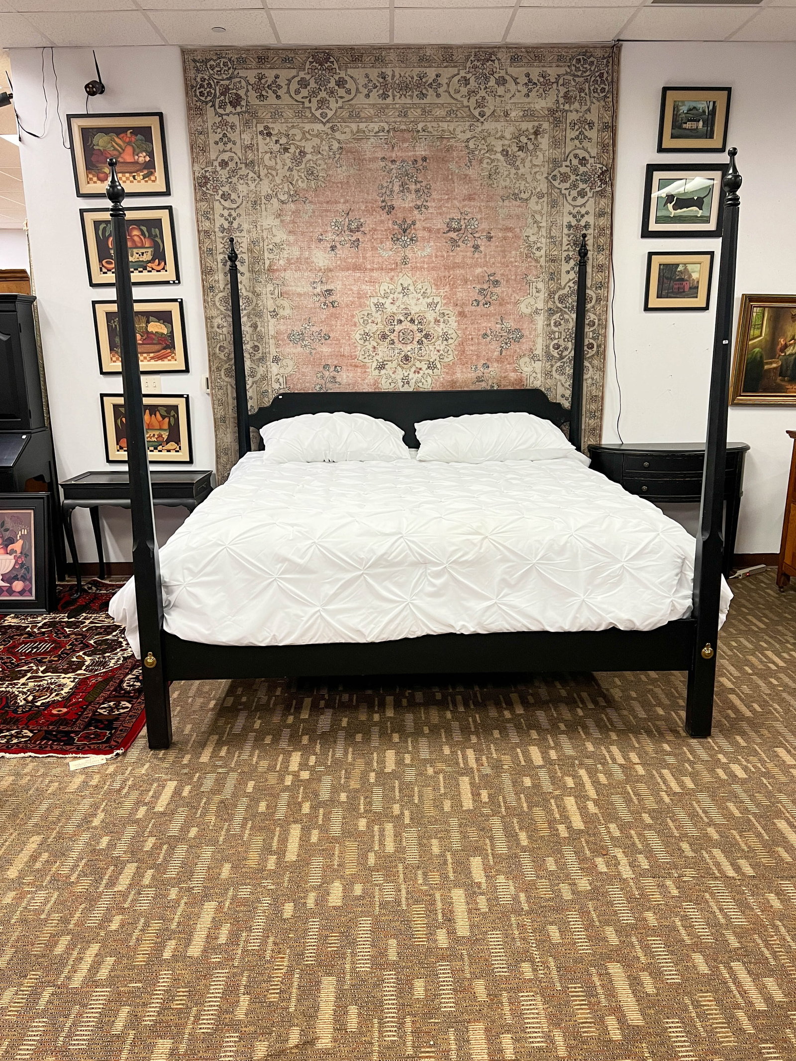 King Sized Lane Customized Colonial Style 4 Poster Bed w/ Matresses and Bedding (1 of 6)