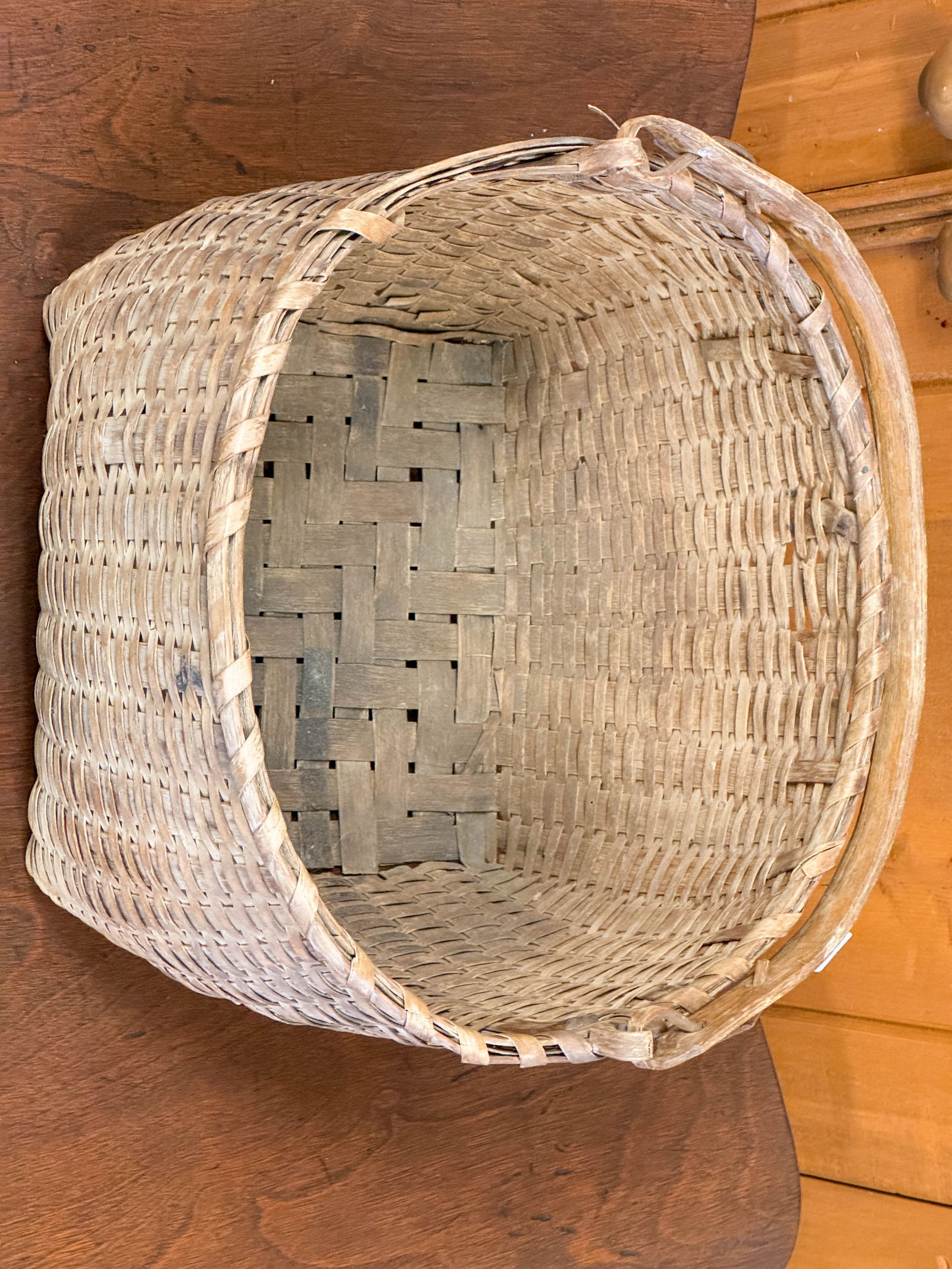Early Winnebago Hand Made Indian Basket (1 of 2)