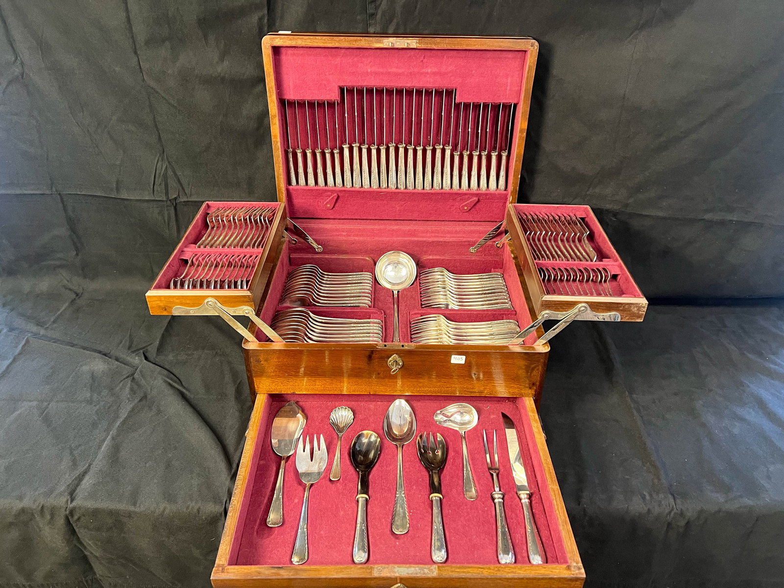 Antique Silverplate Flatware Set for 12 in Fitted Case (1 of 9)