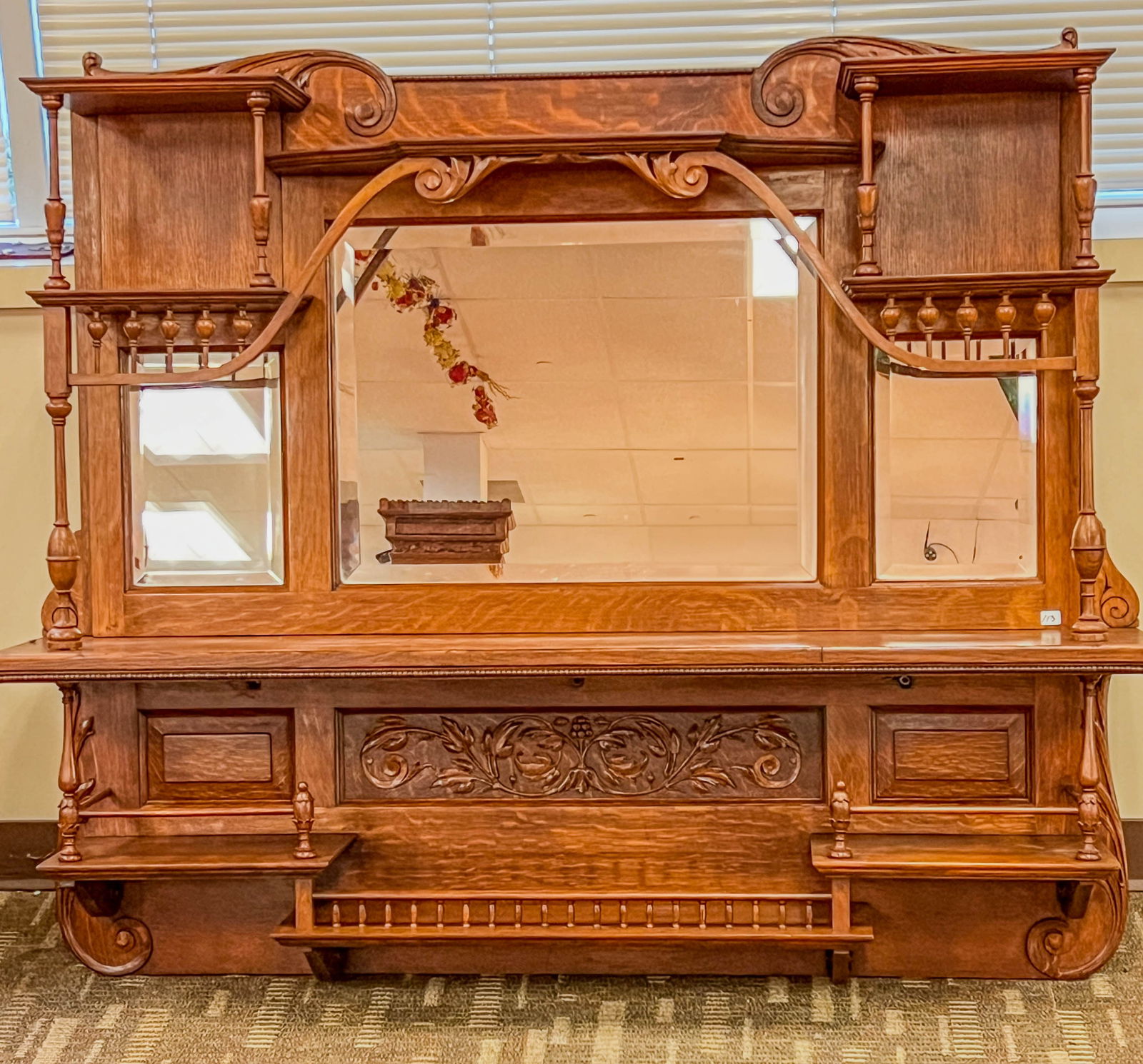 Victorian Tiger Oak Spindled Knickknack Shelf (1 of 8)