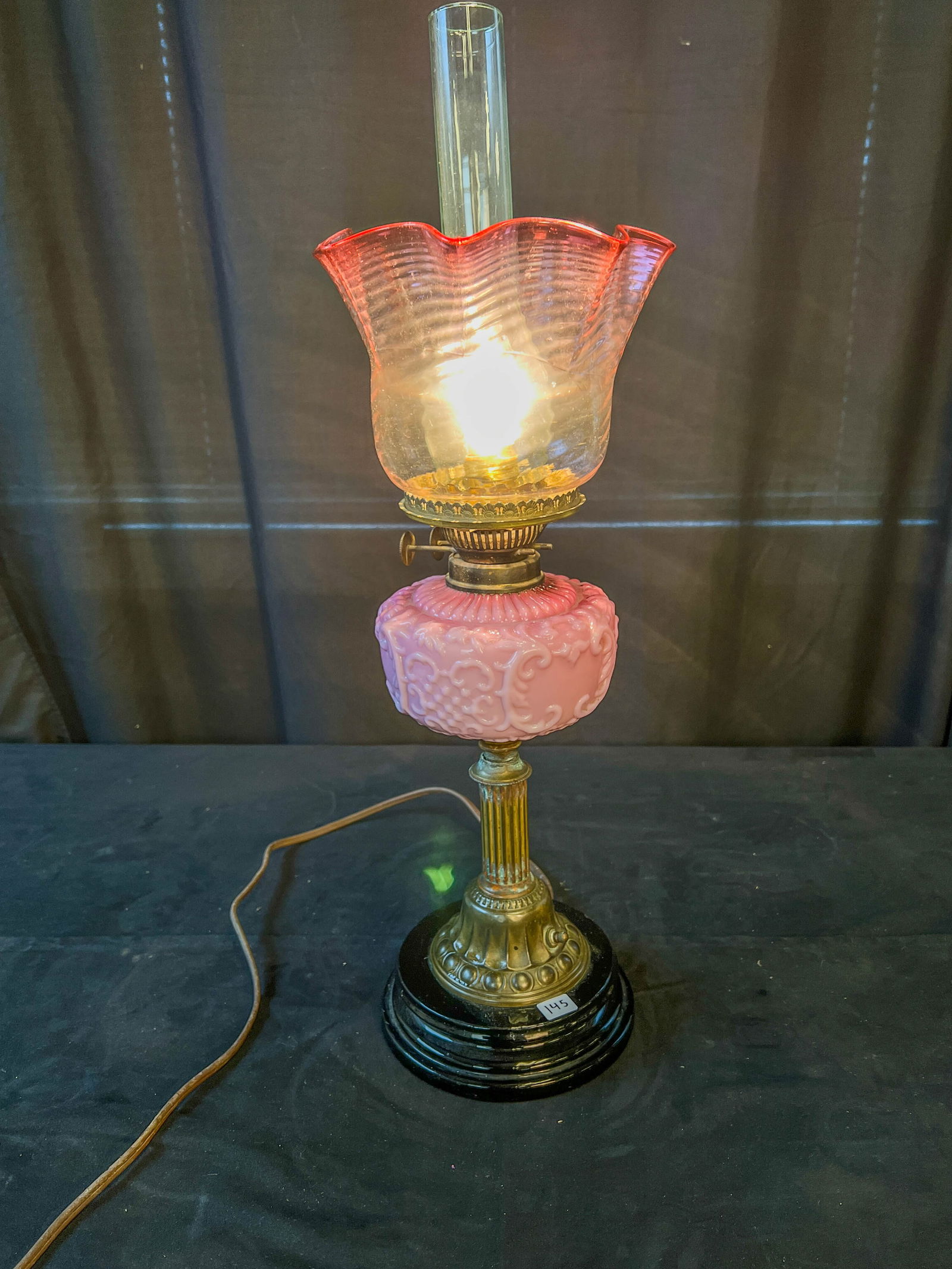 English Pink Case Glass Duplex Burner Oil Lamp (1 of 11)