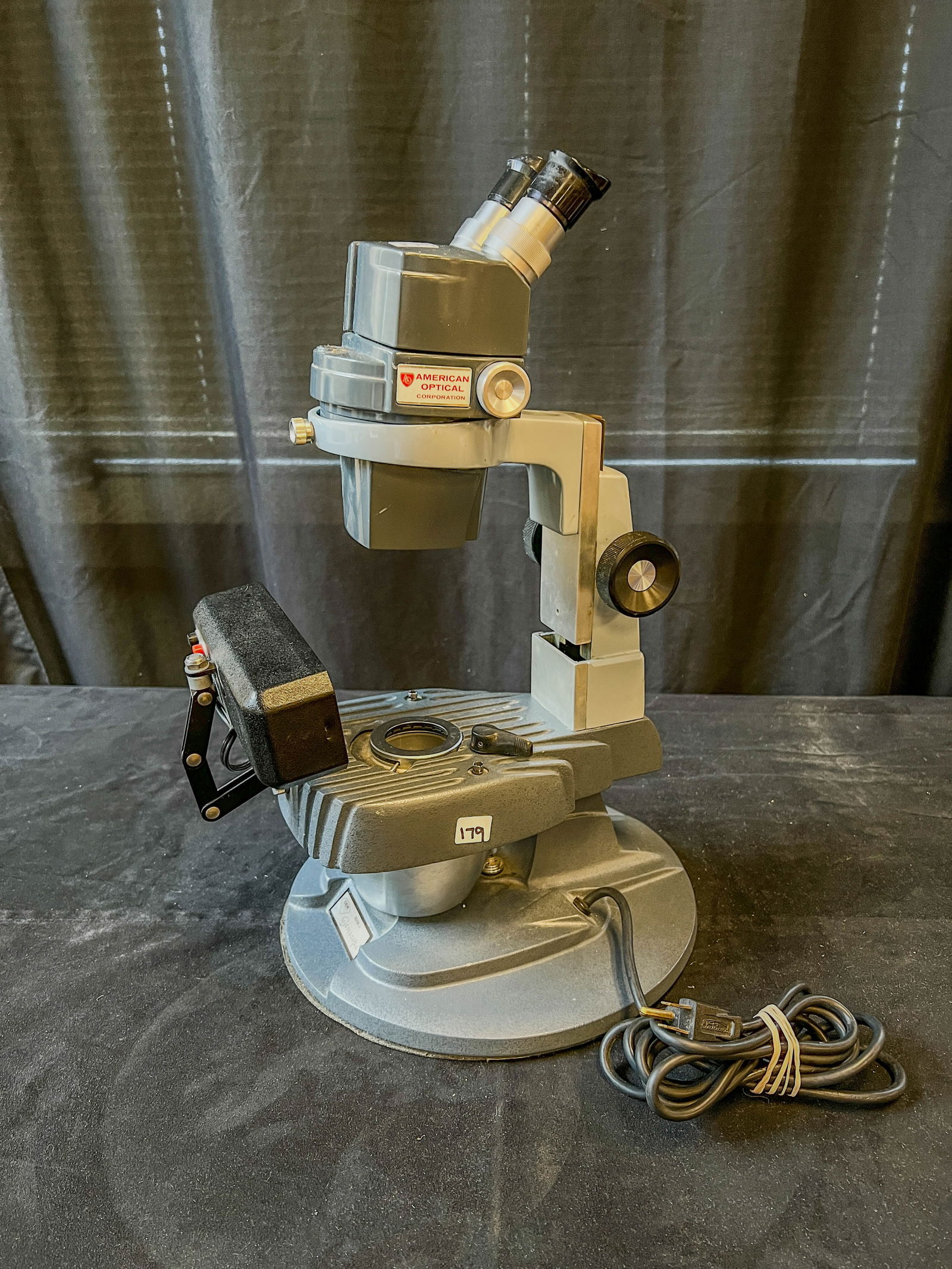 Professional Jewelers Microscope by American Optical Corporation (1 of 6)