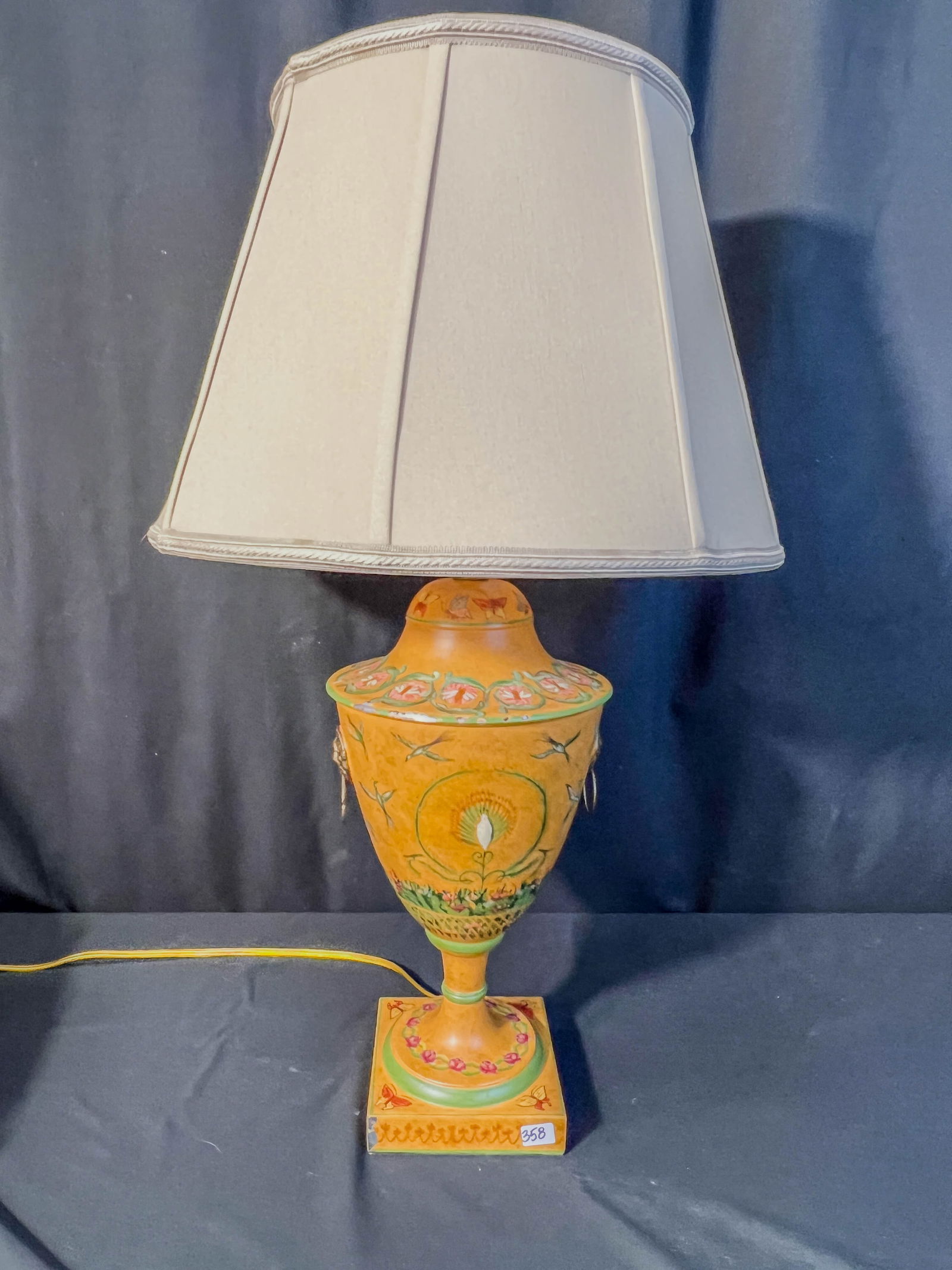 Bradburn Gallery Tin Painted Federal Style Table lamp (1 of 8)