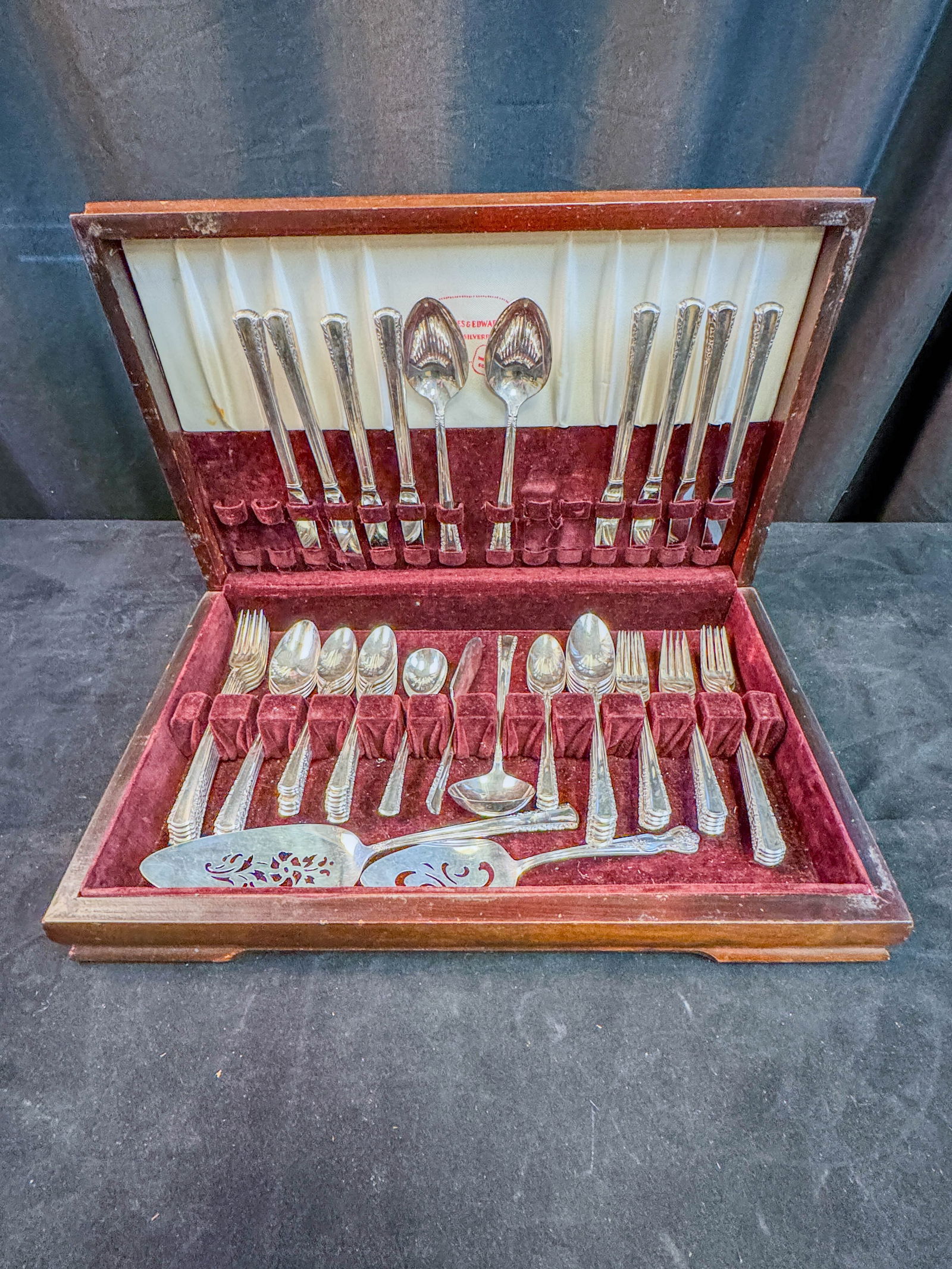 Silverplate Flatware Service for 8 (1 of 7)
