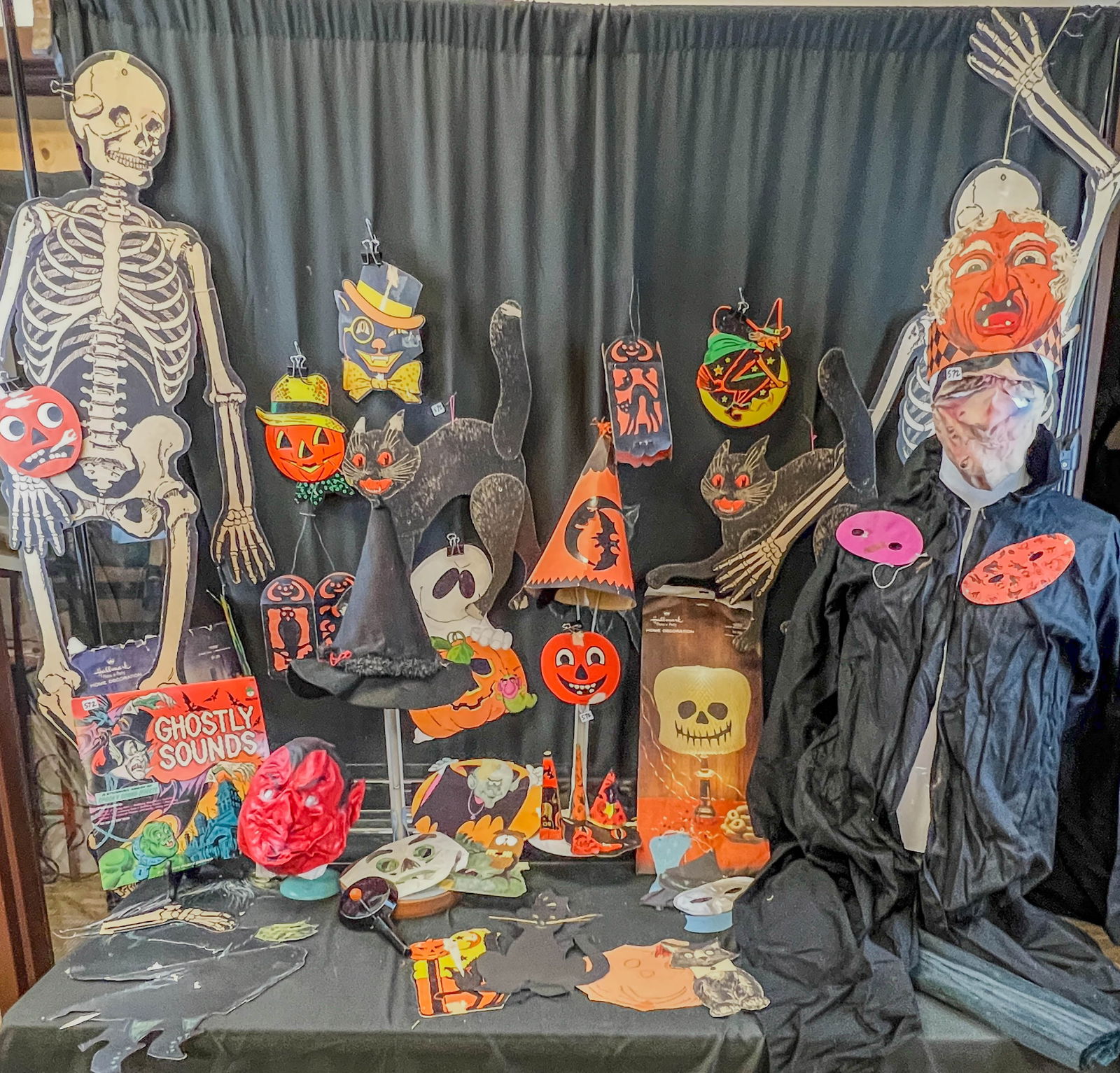 A large Group of Halloween Paper Decorations C.1960/70's (1 of 16)
