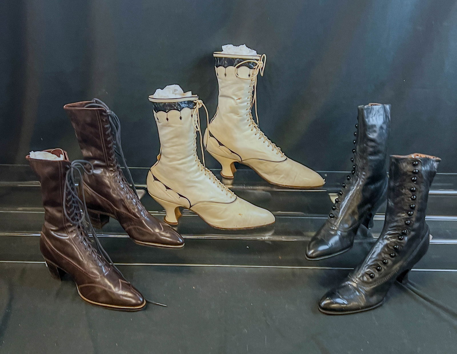 3 Pair Victorian Leather High Top Heeled Ladies Shoes (1 of 10)