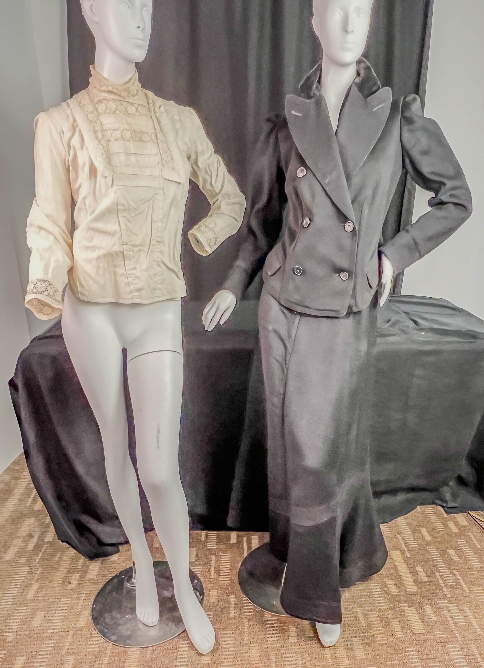 Late Victorian Black Wool Fitted Ladies Suit (1 of 10)