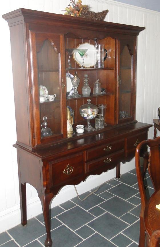 Quality Thomasville, Queen Ann, stepback hutch cupboard: Quality Thomasville, Queen Ann, stepback hutch cupboard in dark cherry. Est. value $300-400
