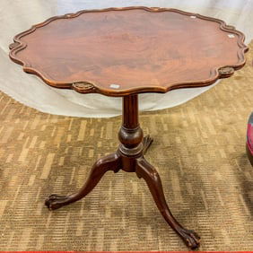Serpentine Mahogany Pie Crust Table