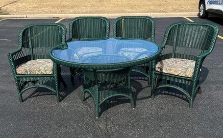 Venture Furniture Resin Wicker Table and Chair set