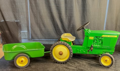 Ertl John Deere Pedal Tractor #4020 and Wagon