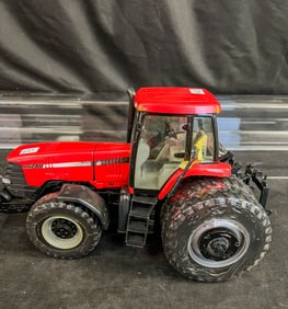 Ertl Case IH MX 240 Collector Edition Die Cast Metal 1/16 Scale. c.1999
