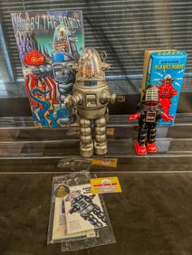 Osaka Robbie the Robot Tin Litho Robot c.1998, Action Planet keywind tin litho robot