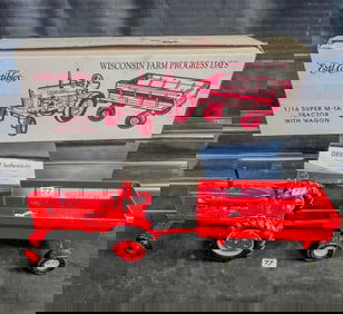 Ertle Collectable 1/16 Scale Die Cast metal Tractor to Commemorate Wisconsin Farm Progress, In Box