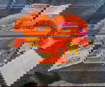 Mattel 1968 Mint Hotwheels Double Dare Race-Action Set, ^ 1969 Red Line Cars