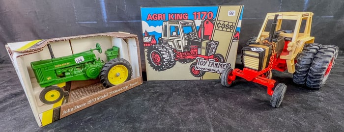 2 Ertl 1/16 Scale Die cast Tractors, John Deere 70 Row Crop, Case Agri King 1170