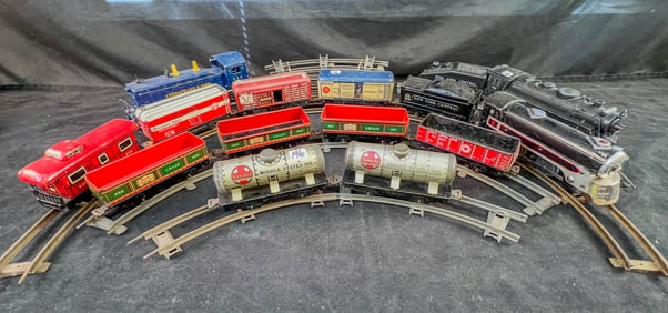 TIn Litho O Scale 2 Lionel Engines and Coal Car Postwar, 11  Marx Prewar Cars
