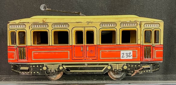 Gunthermann Strassenbahn Tin Litho Key Wind Streetcar c.1930