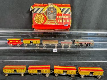 Louis Marx Miniature Mechanic S Gauge wind train in Box, More!