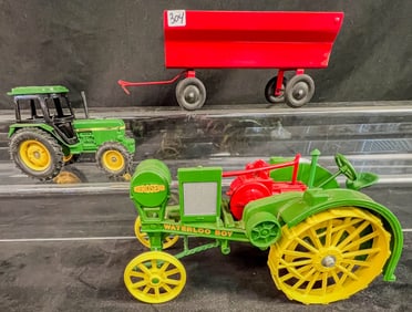 3 Ertl Die Cast Farm Toys, John Deere, International Harvester