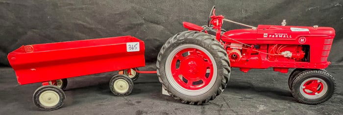Franklin Mint Die-cast Farmall Model H Tractor 1/12 Scale