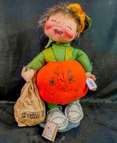 Annalee "Pumpkin Kid " Halloween Hand Painted Felt Doll c1990