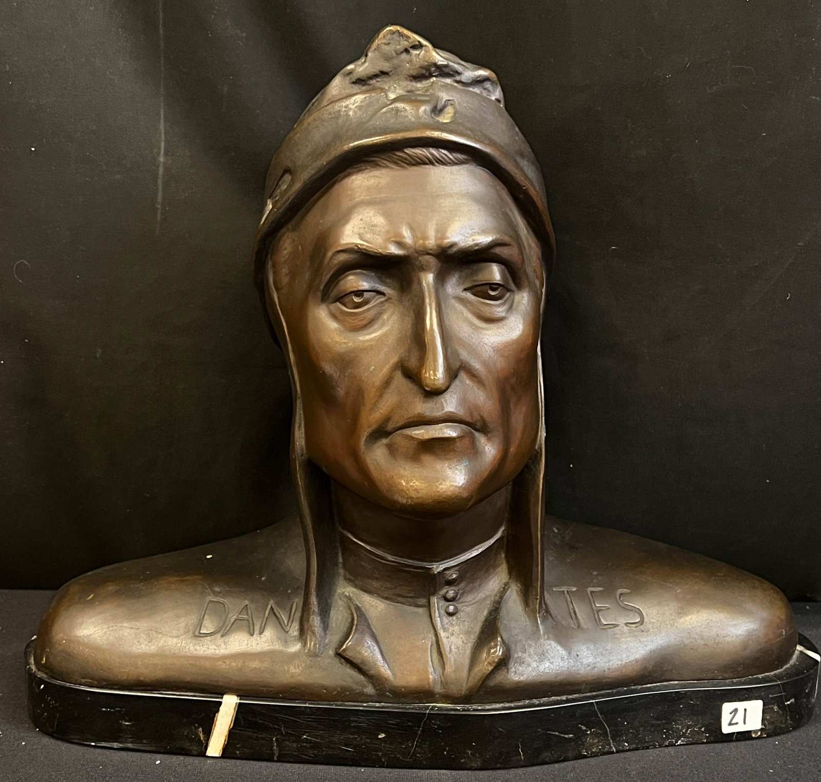 Buder Wiebrecht Berlin-Friedenau Bronze bust of Dante Alighieri c. 1920's, Signed: This substantial German patinated bronze bust of important size is by Listed German artist Buder Wiebrecht of Berlin Friedenau c.1920's. It depicts the famous Italian author Dante Alighieri and is sig