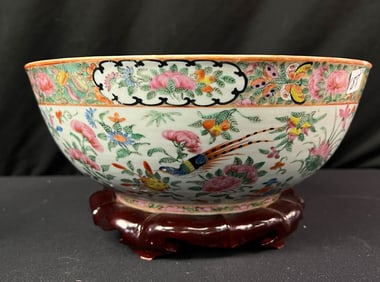 18th Century Famille Rose Export Bowl